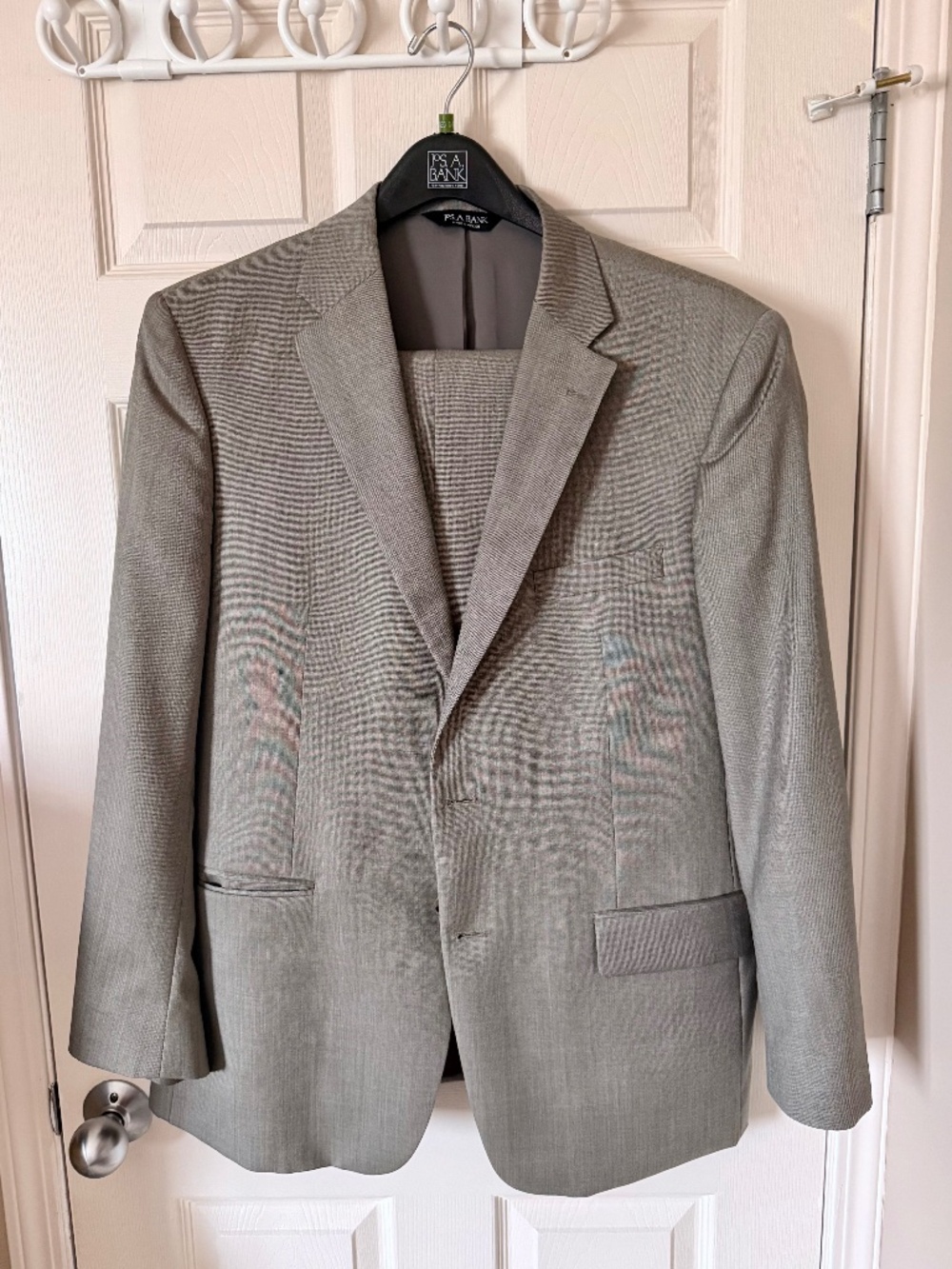 Jos. A. Bank Tailored Fit Two-Piece Suit – Grey/Brown – Men’s 44R Jacket / 36” W